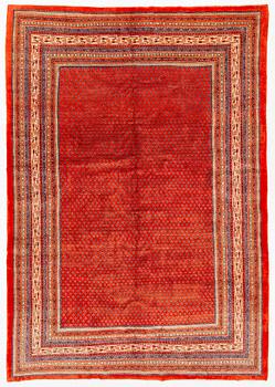 A Serabend carpet, c 390 x 273 cm.