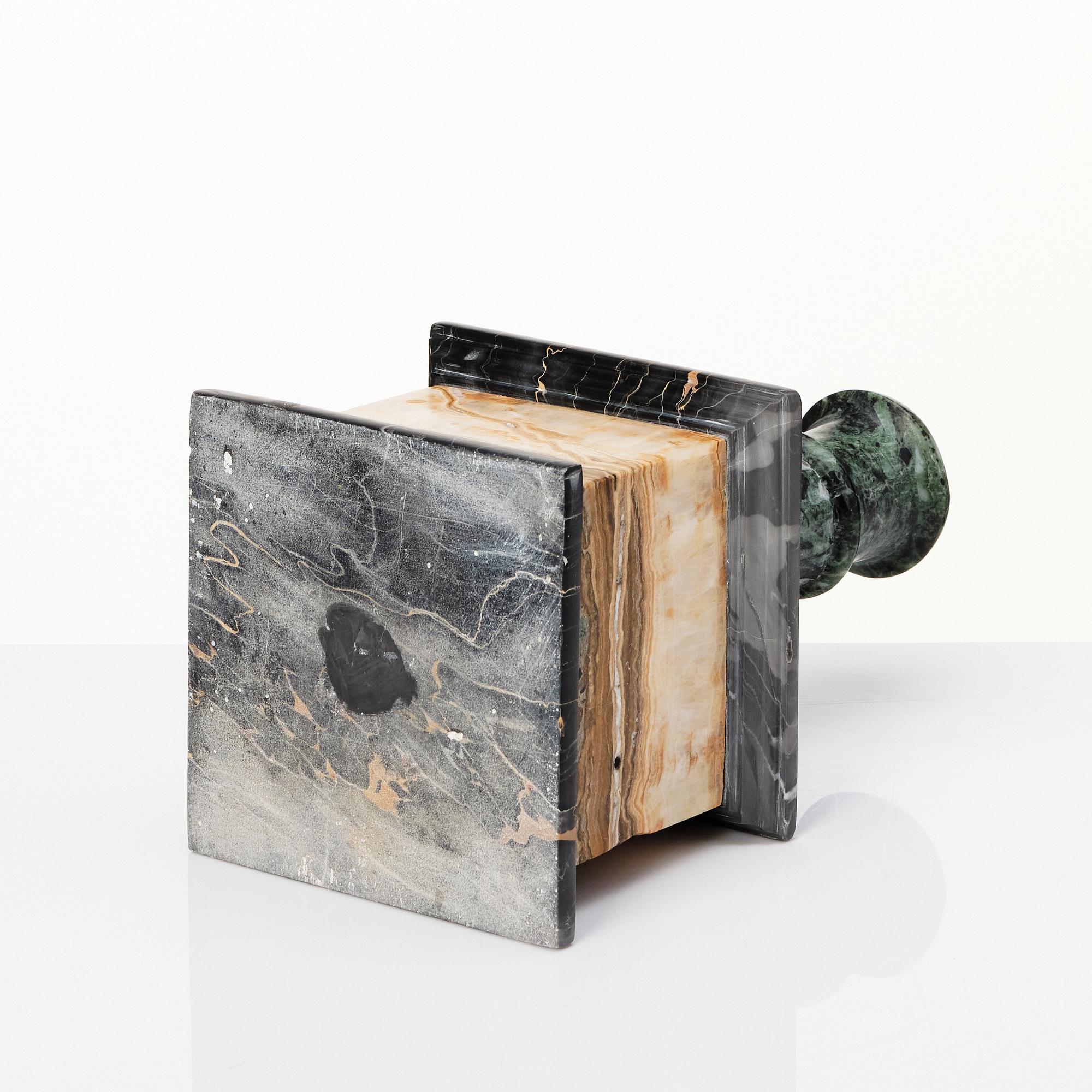 A presumably Italian marble and onyx tazza, around year 1900.