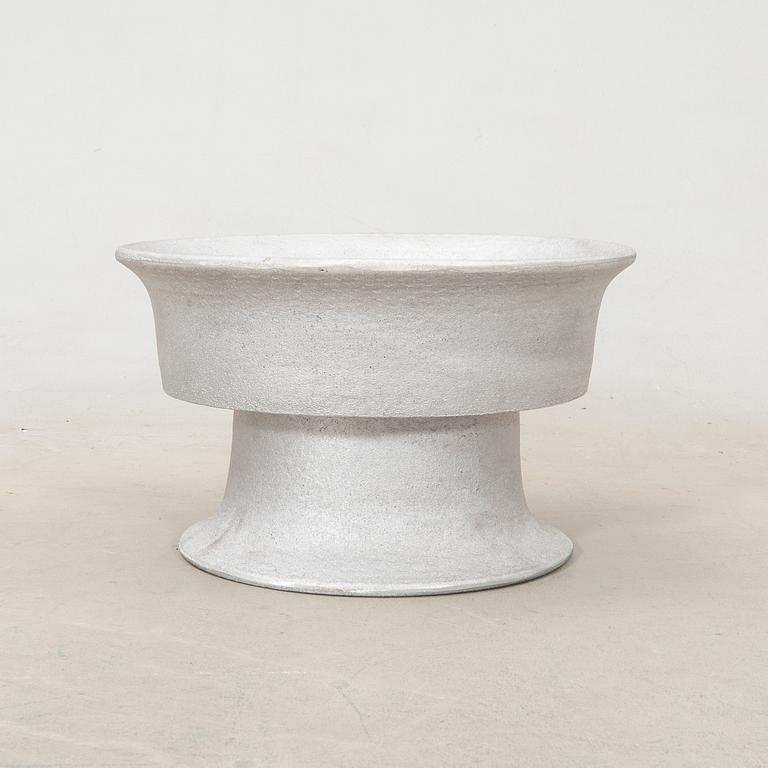 Signe Persson-Melin, ytterfoder Byarums bruk gjuten aluminium.