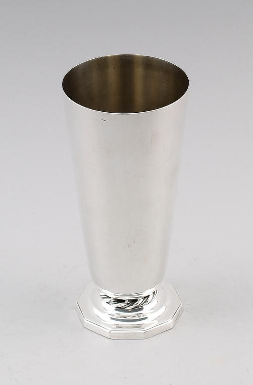BÄGARE, silver, GAB, Stockholm 1935. Vikt ca 288 g.