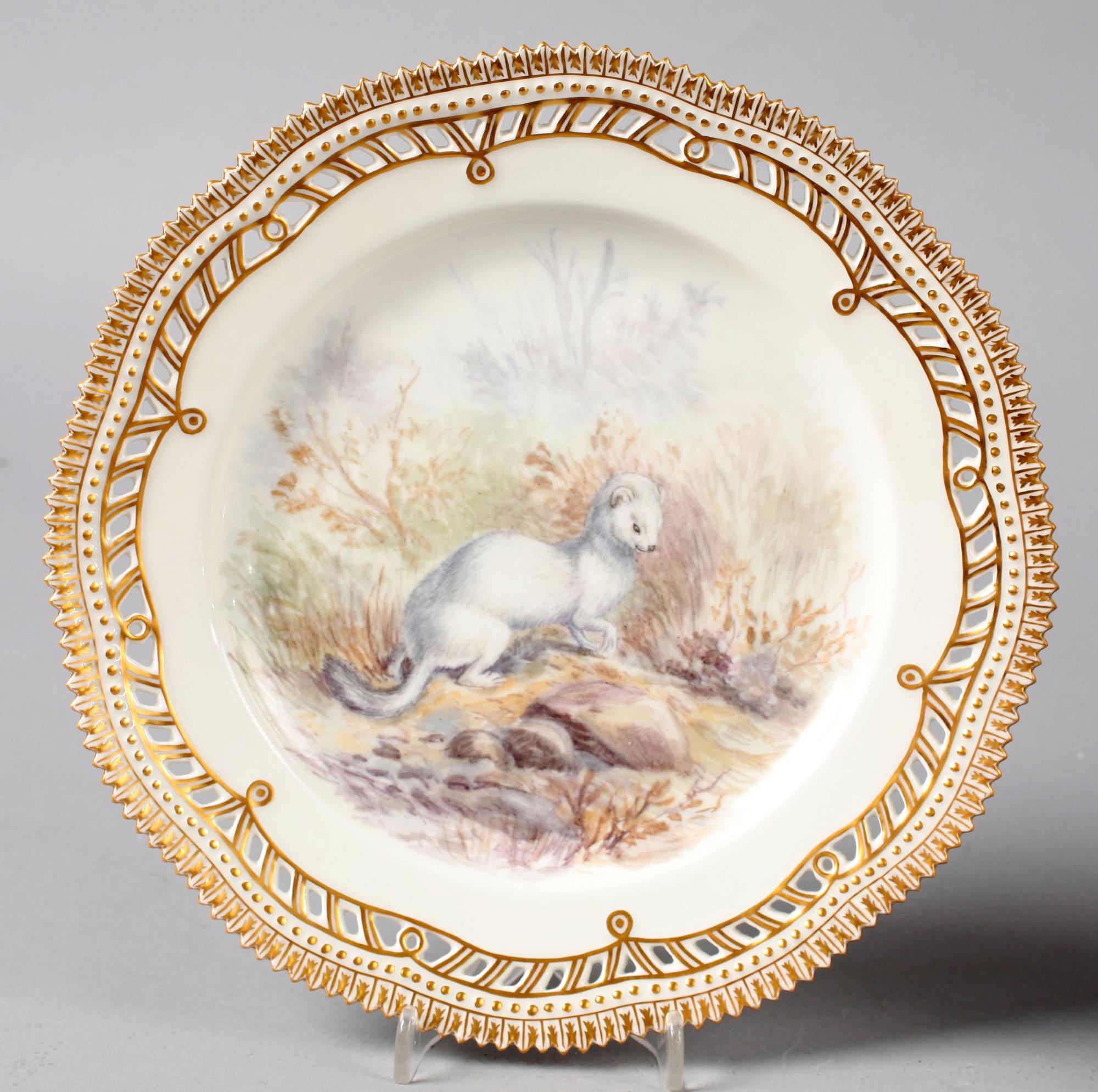 TALLRIKAR, 3 st. Porslin, "Fauna Danica", Royal Copenhagen.