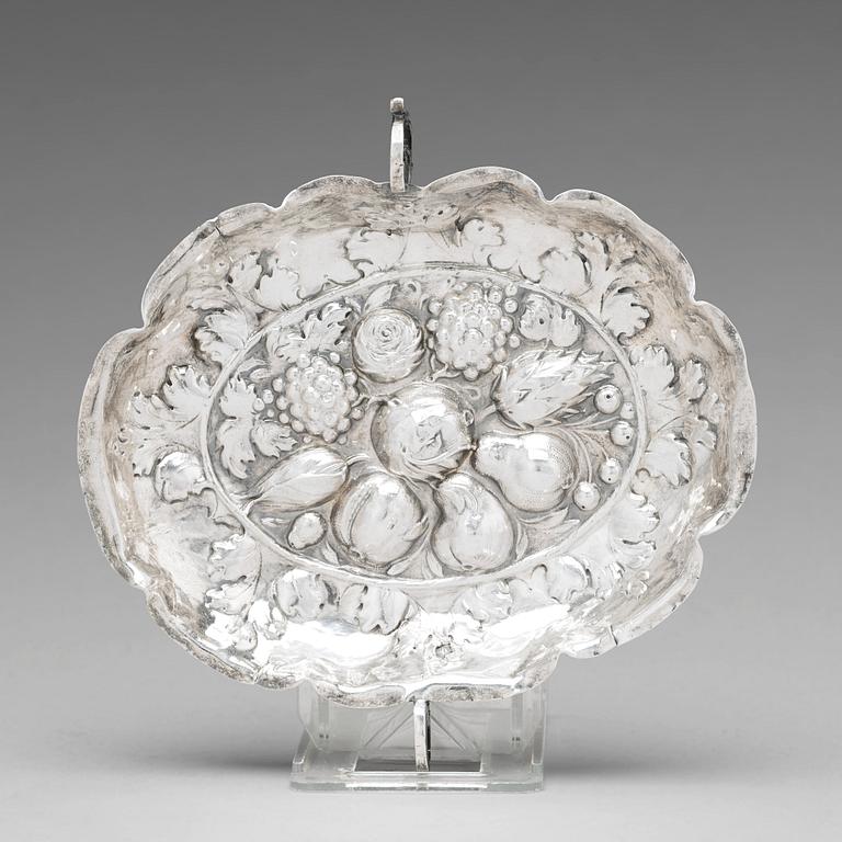 A Swedish late 17th century silver sweet-meat dish, mark of Henning Petri, Nykoping 1699.