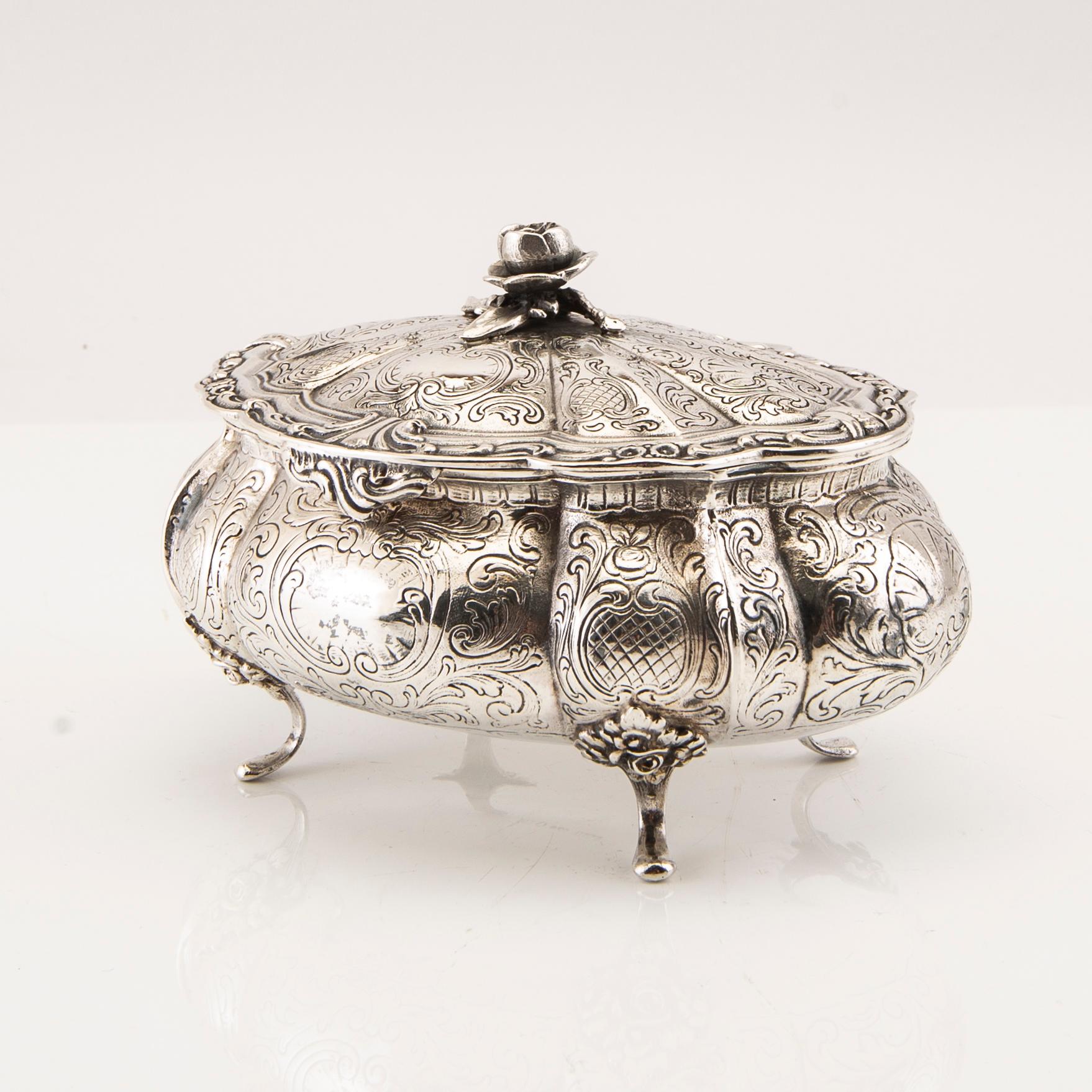 A Swedish silver suger box mark of JL HUltman Stockholm 1951, weight 443 gram.