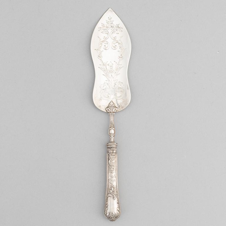 A French silver cake server, mark of Armand Fresnais, Paris (1877-1927).