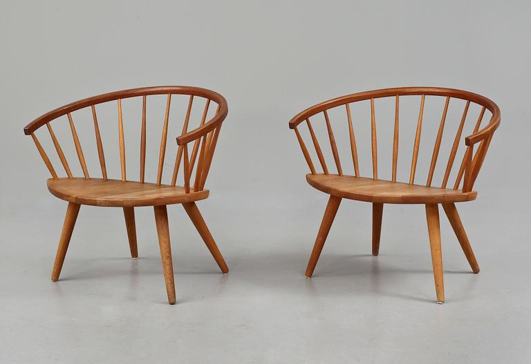 KARMSTOLAR, ett par,  "Arka" Yngve Ekström, modellen formgiven 1955.