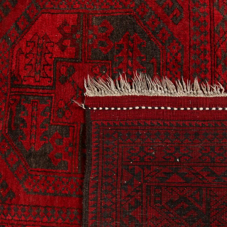 MATTA, orientalisk, old. 315 x 219 cm.