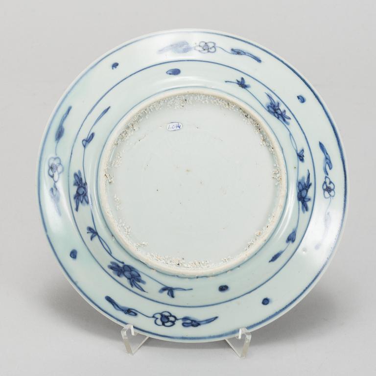 A blue and white dish, Ming dynasty (1368-1644). Seafind.