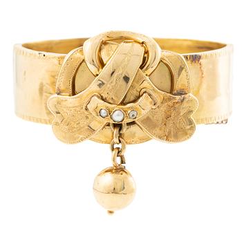 Bangle, 18K gold with pearls, 19th century.