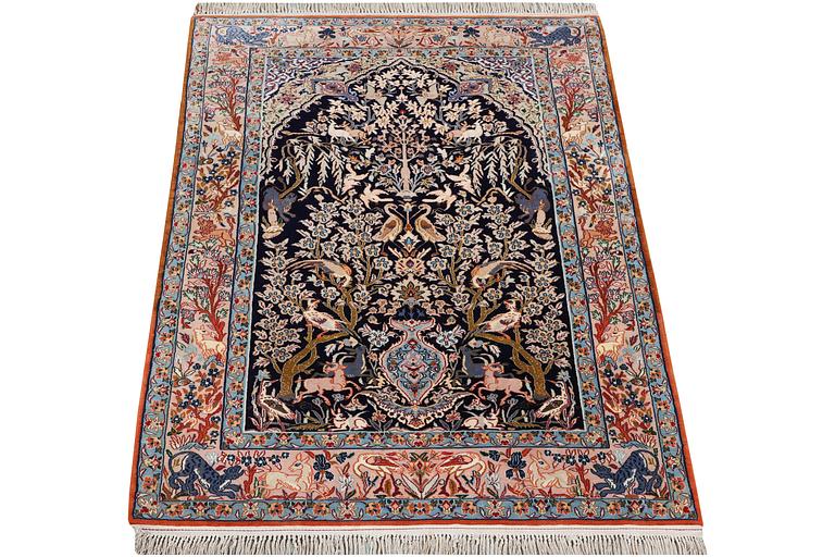 A rug, Esfahan, part silk, ca 159 x 103 cm.