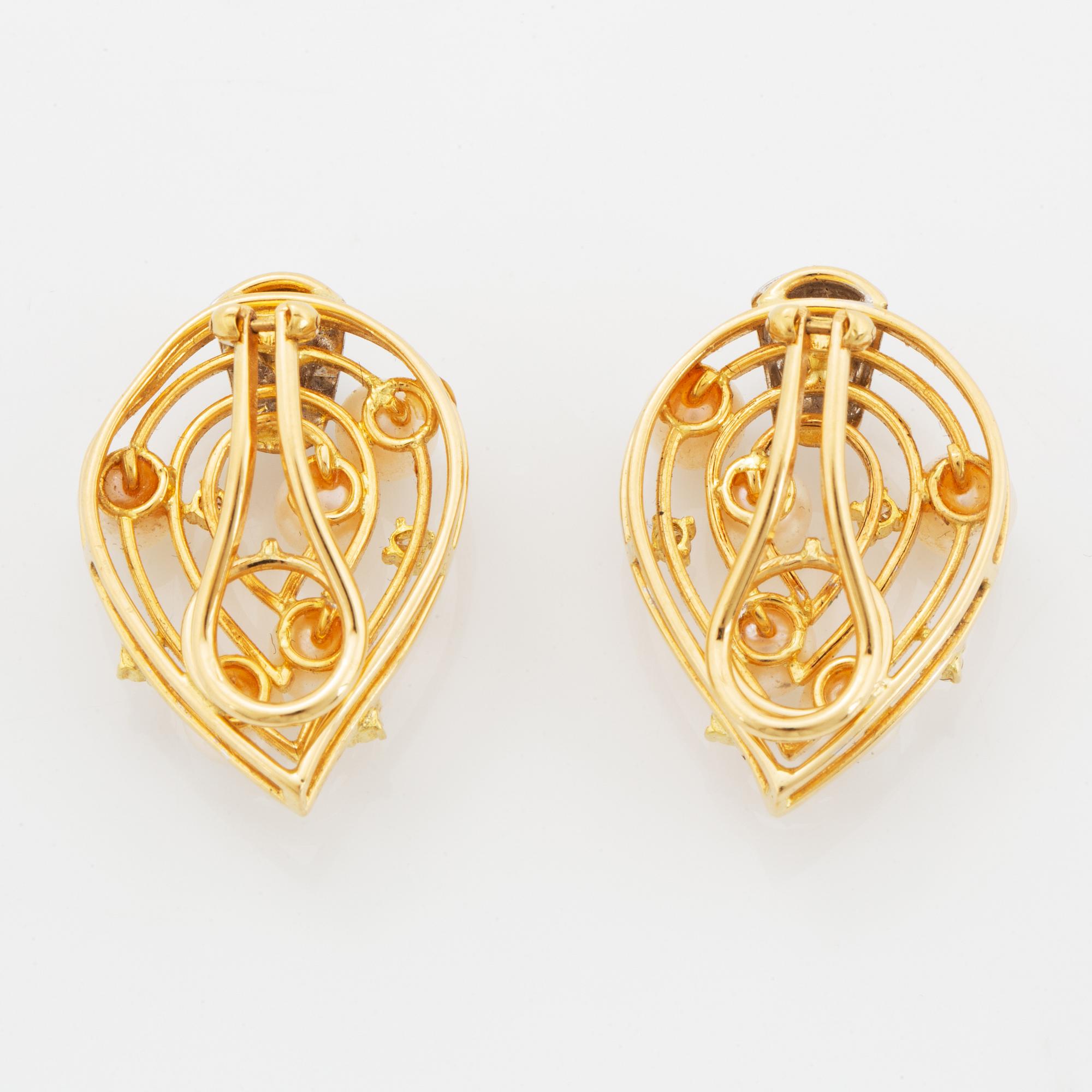 Pearl and brilliant-cut diamond earrings.