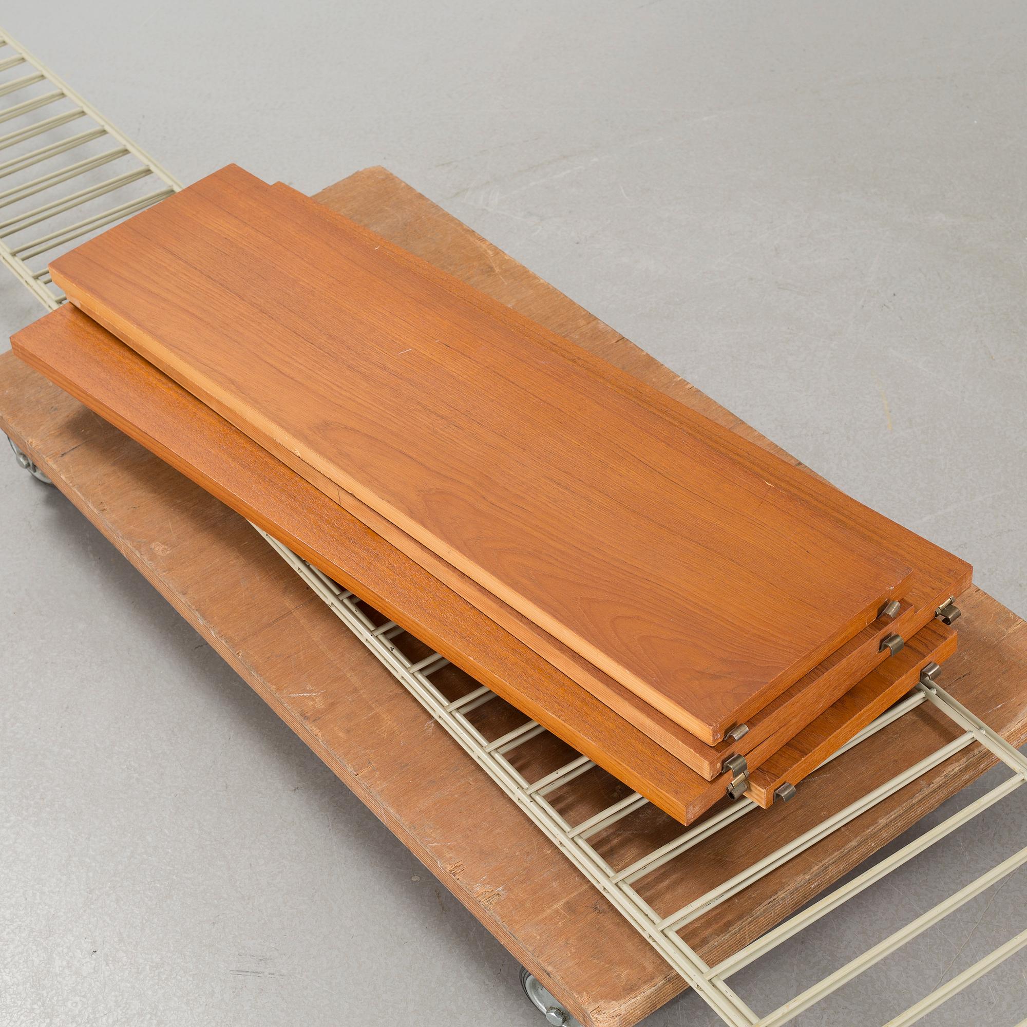 NILS STRINNING, "Stringhylla" för String Design AB, omkring 1900-talets mitt.