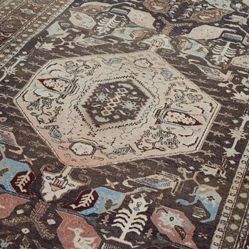 A carpet, semi-antique/Old Ardabil, ca 264 x 272 cm.