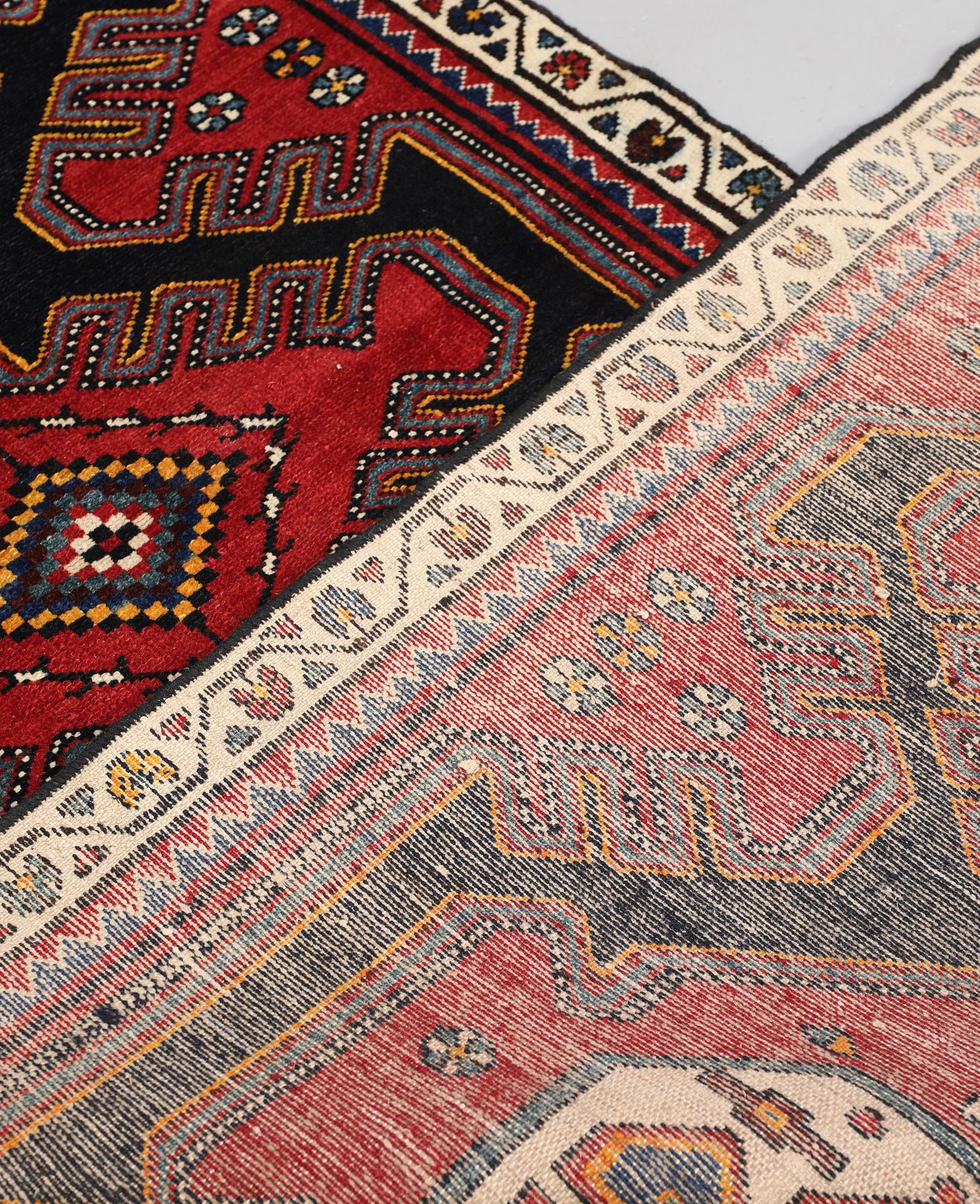 A semi-antique runner carpet, 295 x 100 cm.