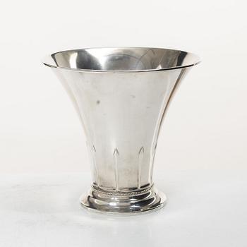Vase, silver, CG Hallberg, Stockholm, 1929.