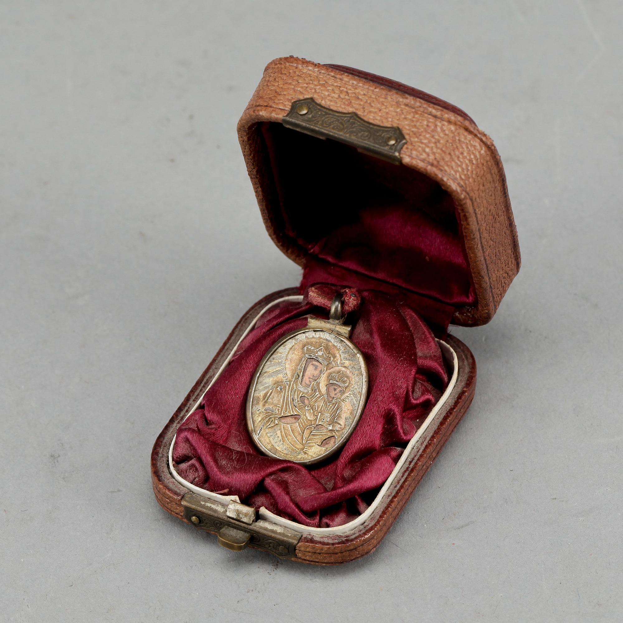 MEDALJONG/IKON, silver, Ryssland omkring 1900. Vikt ca 2 gram.