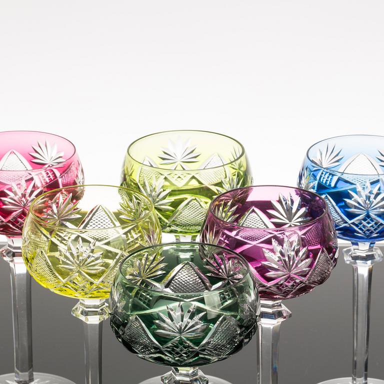 12 wine glassen and a carafe, VAL SAINT LAMBERT.