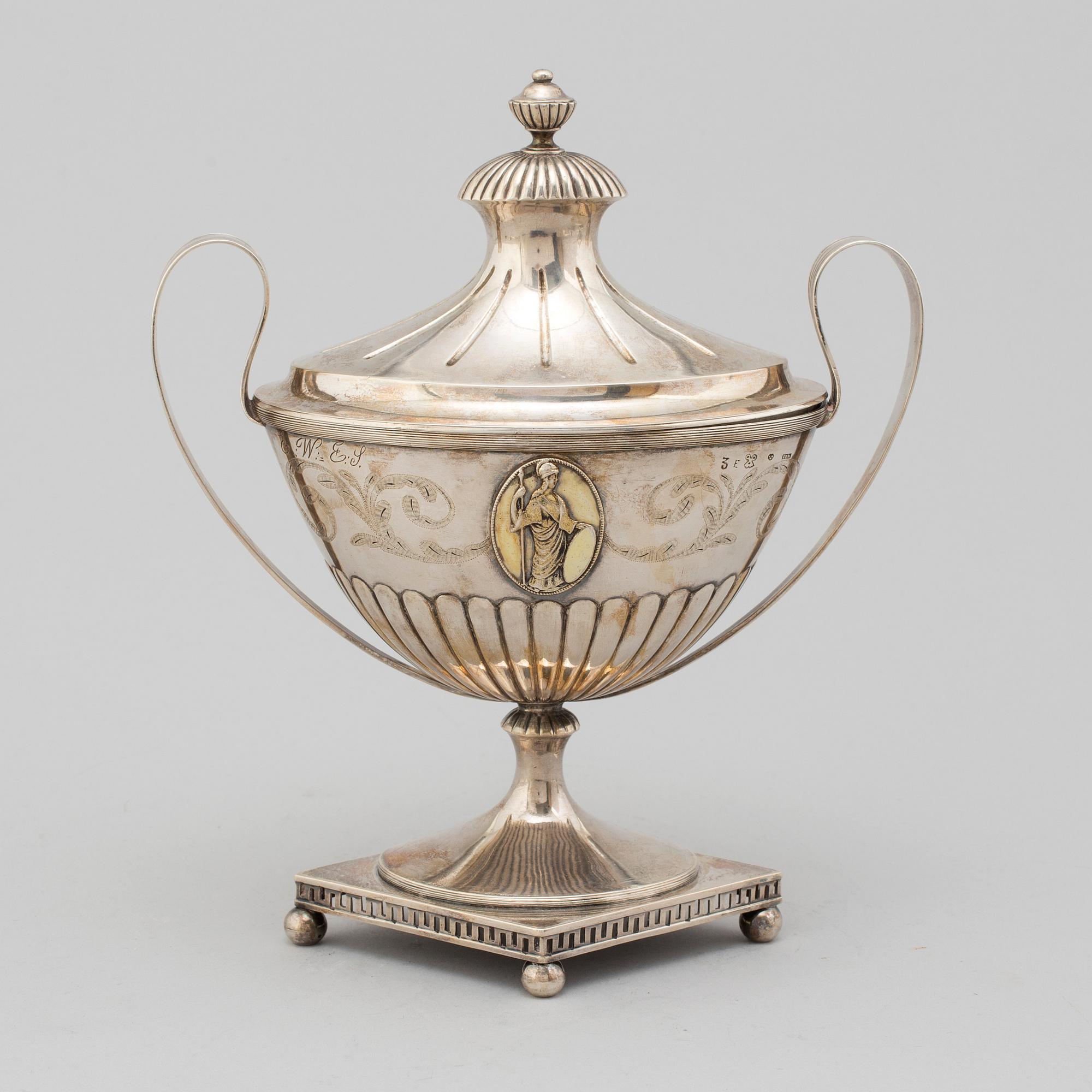 A silver sugar bowl by Johan Bergman Luleå, 1811.