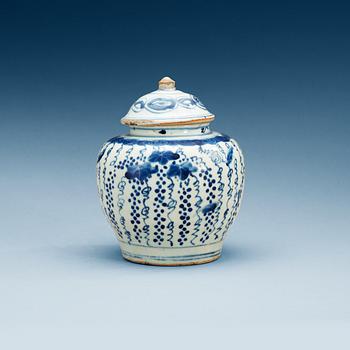 1541. A blue and white jar with cover, Ming dynasty, Wanli. (1573-1620).