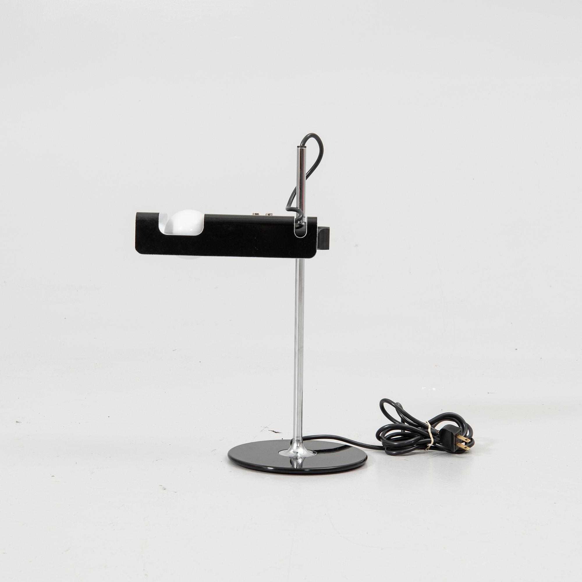 Joe Colombo, Table lamp, “Spider”, Oluce, Italy.