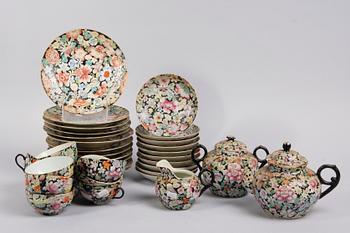 TESERVIS, 24 delar, porslin. Orientalisk.