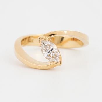 18K gold and navette-cut diamond ring.