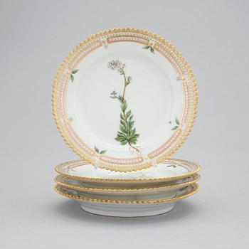 ASSIETTER, 8 stycken, porslin. "Flora Danica", Royal Copenhagen, Danmark, 1900-tal.