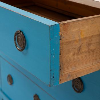 A Gustavian style commode, early 20th century.