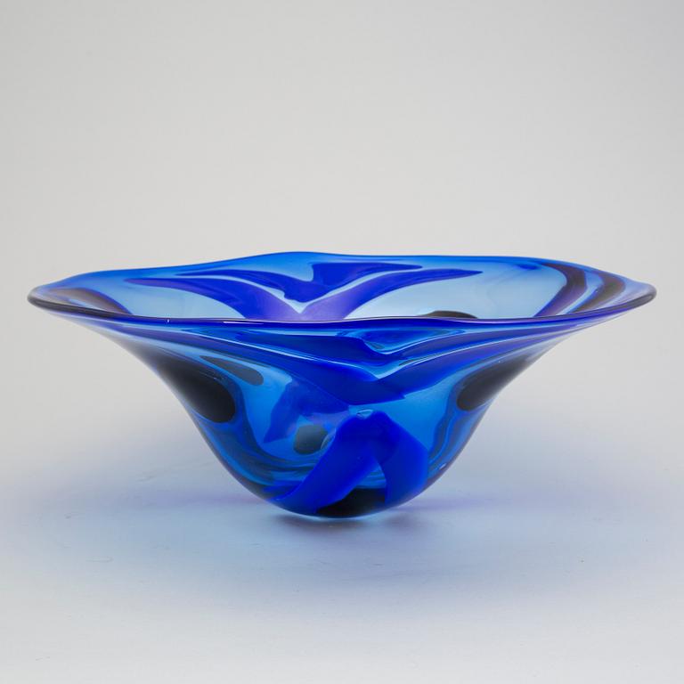 A Lars Hellsten glass vase, Orrefors.