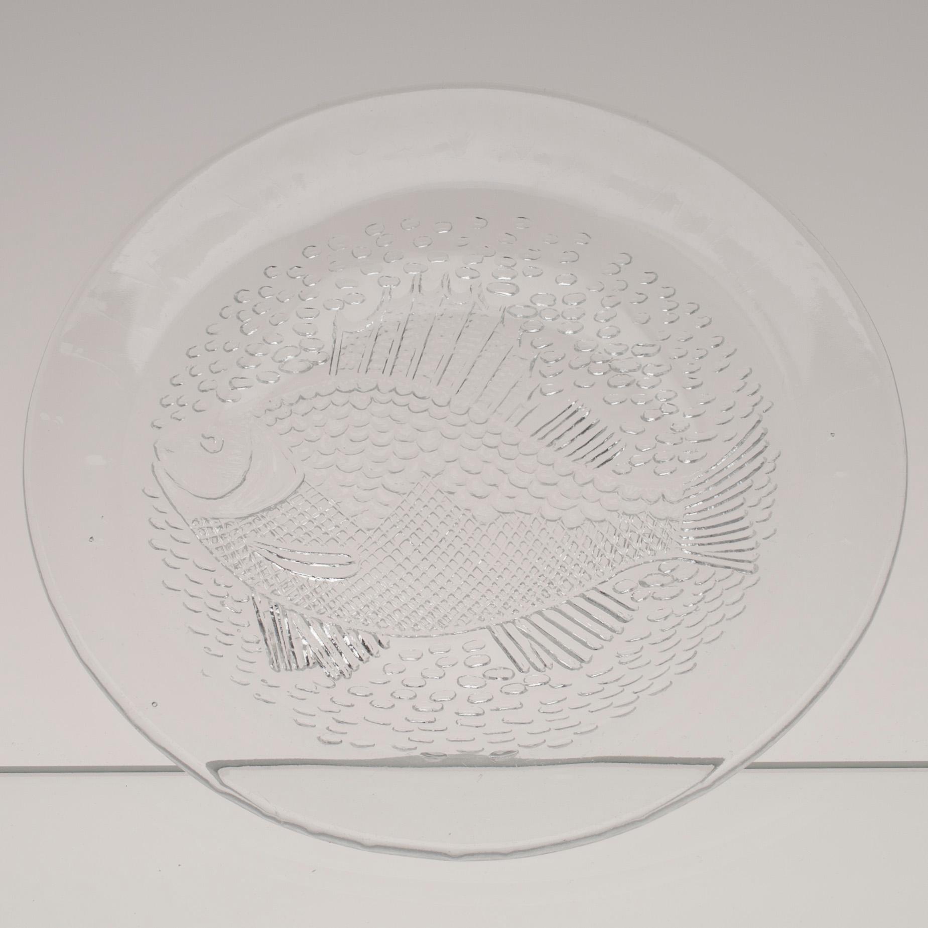 TALLRIKAR, glas, 31 st, "Abborre" och "Strömmingar" Inkeri Toikka, Notsjö.