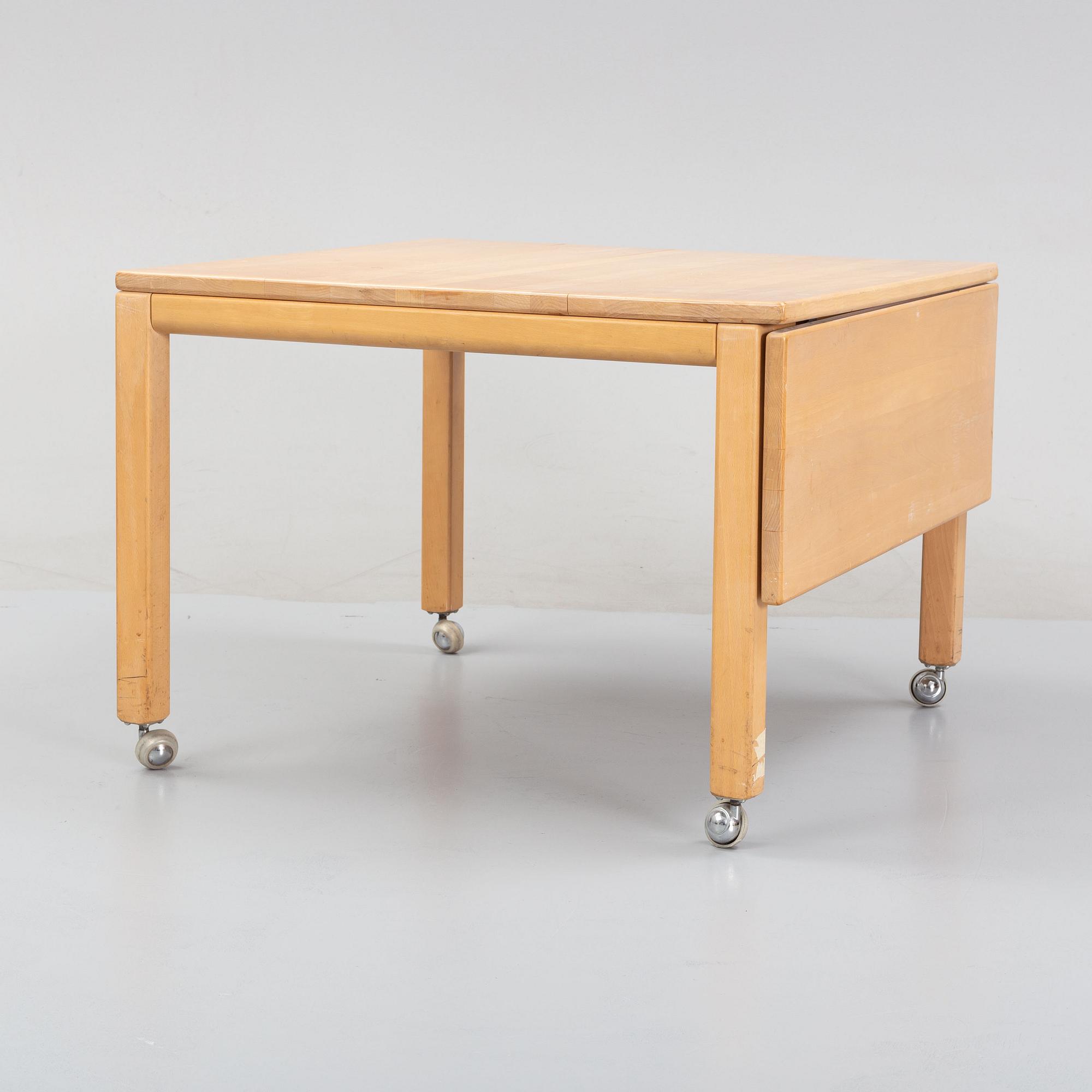 A beech coffee table, Haslev Møbler, second half of the 20th Century.