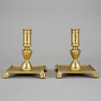 LJUSSTAKAR, ett par, mässing, 1800/1900-tal.