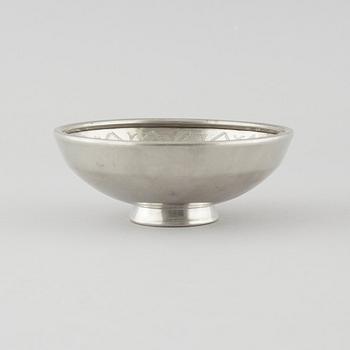 A pewter bowl, made by Firma Svenskt Tenn in 1924.