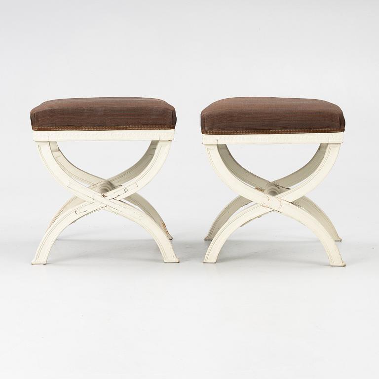 Taburetter, ett par, av Erik Öhrmark (mästare i Stockholm 1777-1813), Sengustavianska.