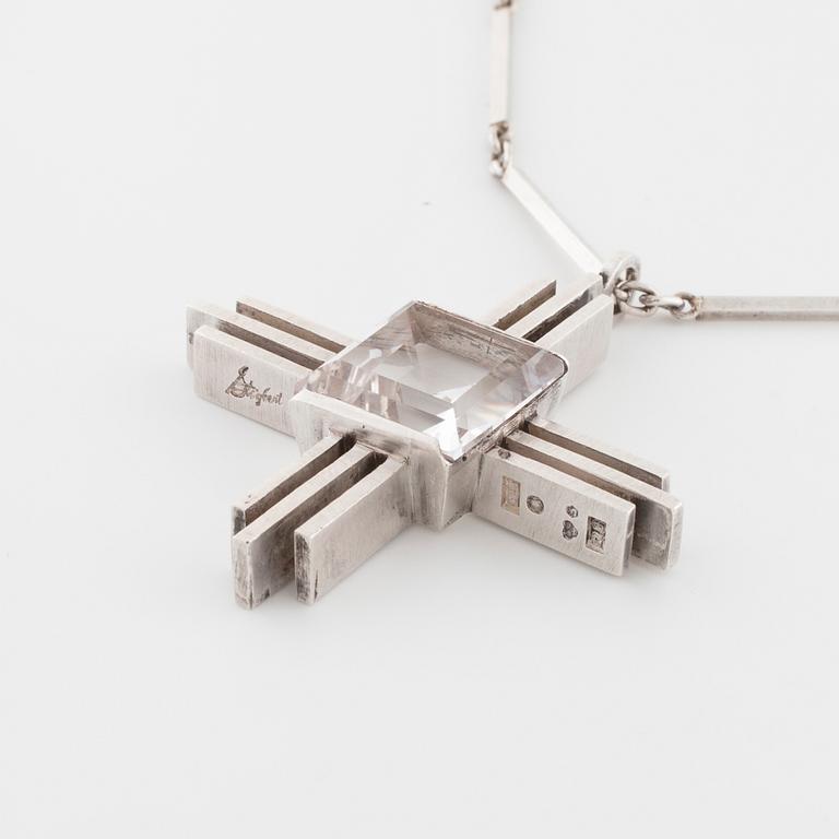 ATELJÉ STIGBERT, Stockholm, 1943, a faceted rock crystal pendant.