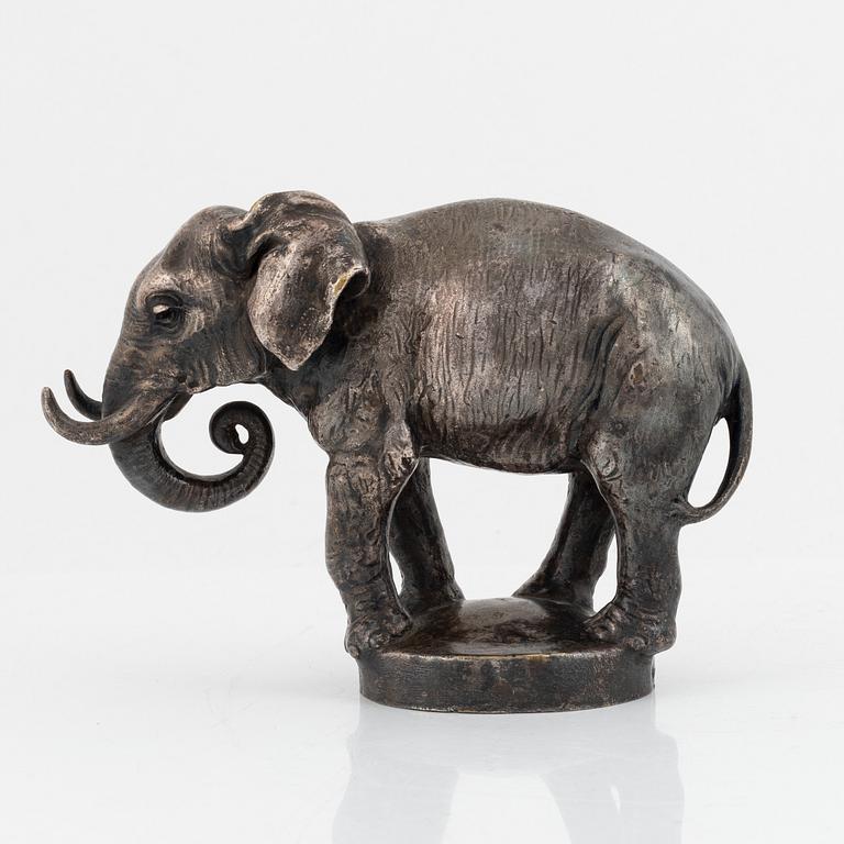 Okänd konstnär, 1900-tal. Skulptur, gjutarstämpel, vitmetall, höjd 11 cm.