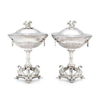 253. A pair of Swedish early 19th Century silver suger bowls with lids, marks of Johan Fredrik Björnstedt, Stockholm 1815.