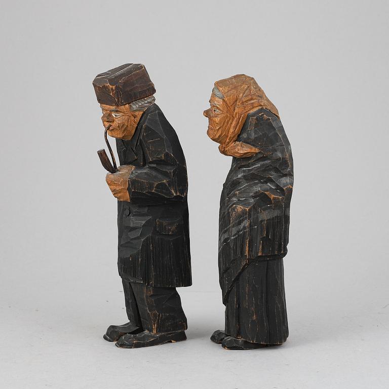 Unknown artist 20th Century, sculpture. A pair. Unsigned. Height 24.5 cm and 24 cm.