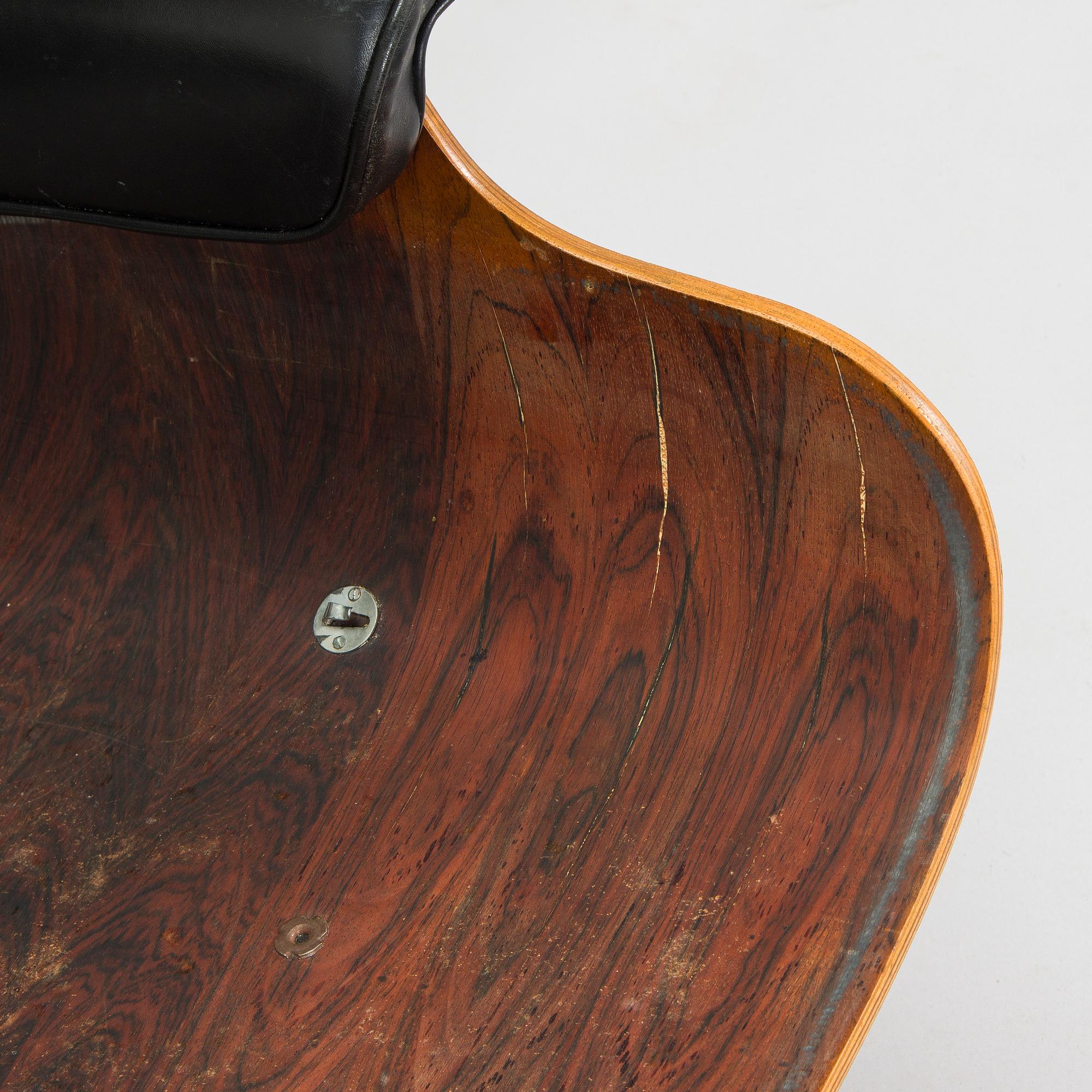 Charles & Ray Eames, 'Lounge chair' and ottoman, licensed by Mobilier International France, 1977.
