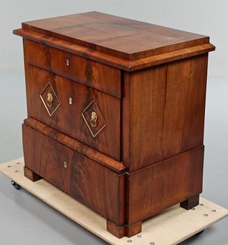 BYRÅ, empire, 1800-talets första hälft.