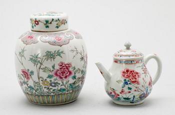 LOCKURNA SAMT TEKANNA, porslin, Kina.