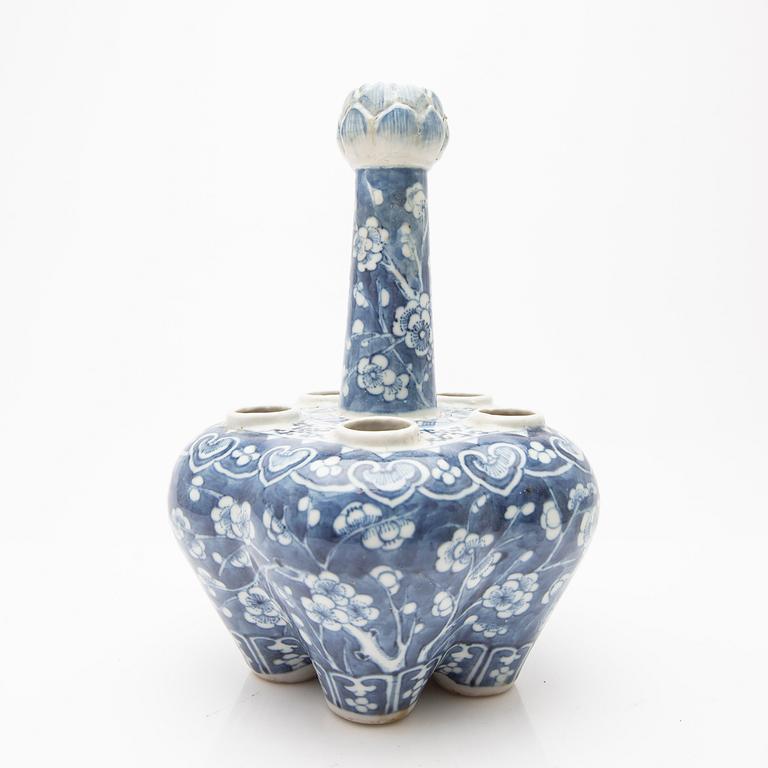 Vases, 2 pcs, China, 19th century.