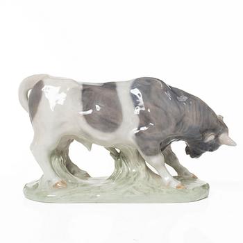 Knud Kyhn, Figure, porcelain, Royal Copenhagen, Denmark, 1980-1984.