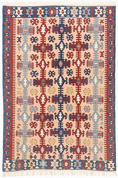 An Anatolian kilim carpet, ca 290 x 200 cm.