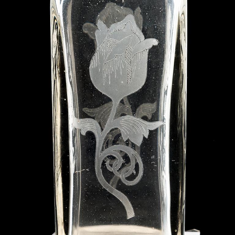 An Imperial glass carafe, early 20th century.