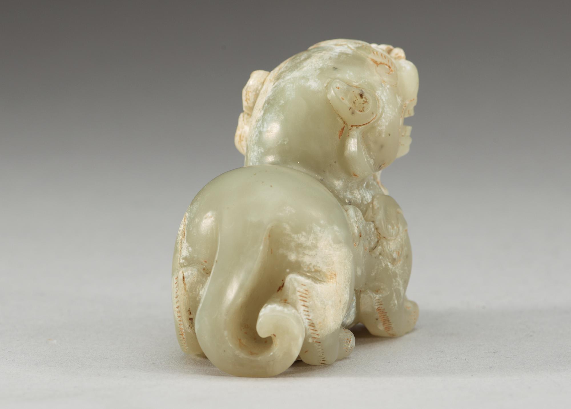 FIGURIN, nefrit. Qing dynastin eller äldre.
