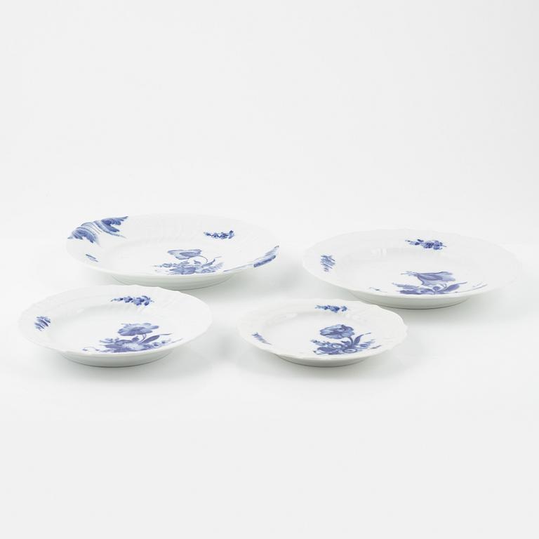 A 'Blå Blomster' 96-pieces porcelain, Royal Copenhagen.