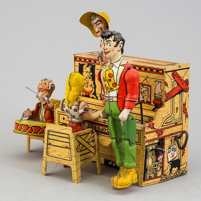 TIN TOY, 'Li'l Abner and his Dogpatch Band', Unique Art Manufact Co Inc, USA, 1940's.