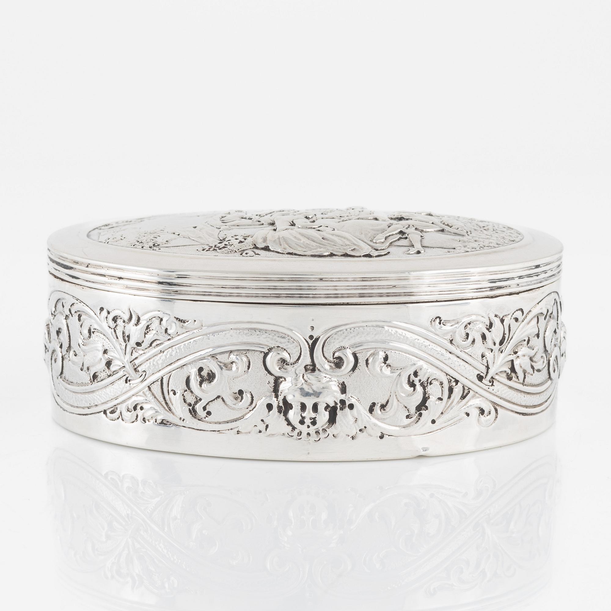 An English Silver Box, mark of Solomon Hougham, London 1799.