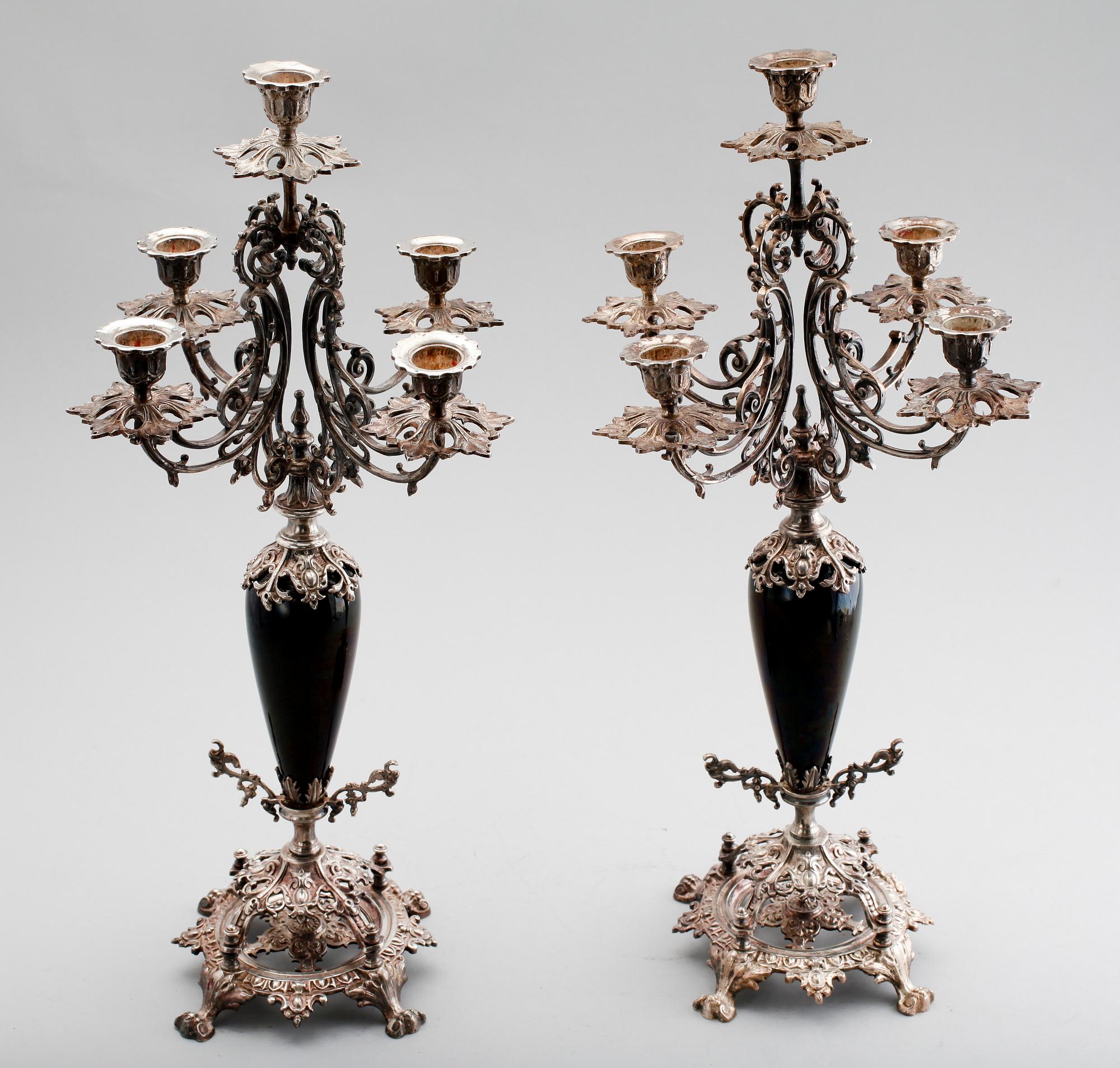 KANDELABRAR, 1 par, nysilver, sent 1800-tal.
