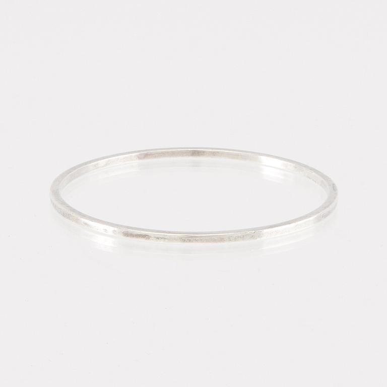 Elon Arenhill, armringar 2 st silver, Malmö 1964 och 1991.